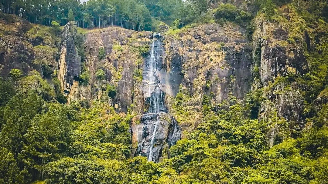 Bambarakanda Falls