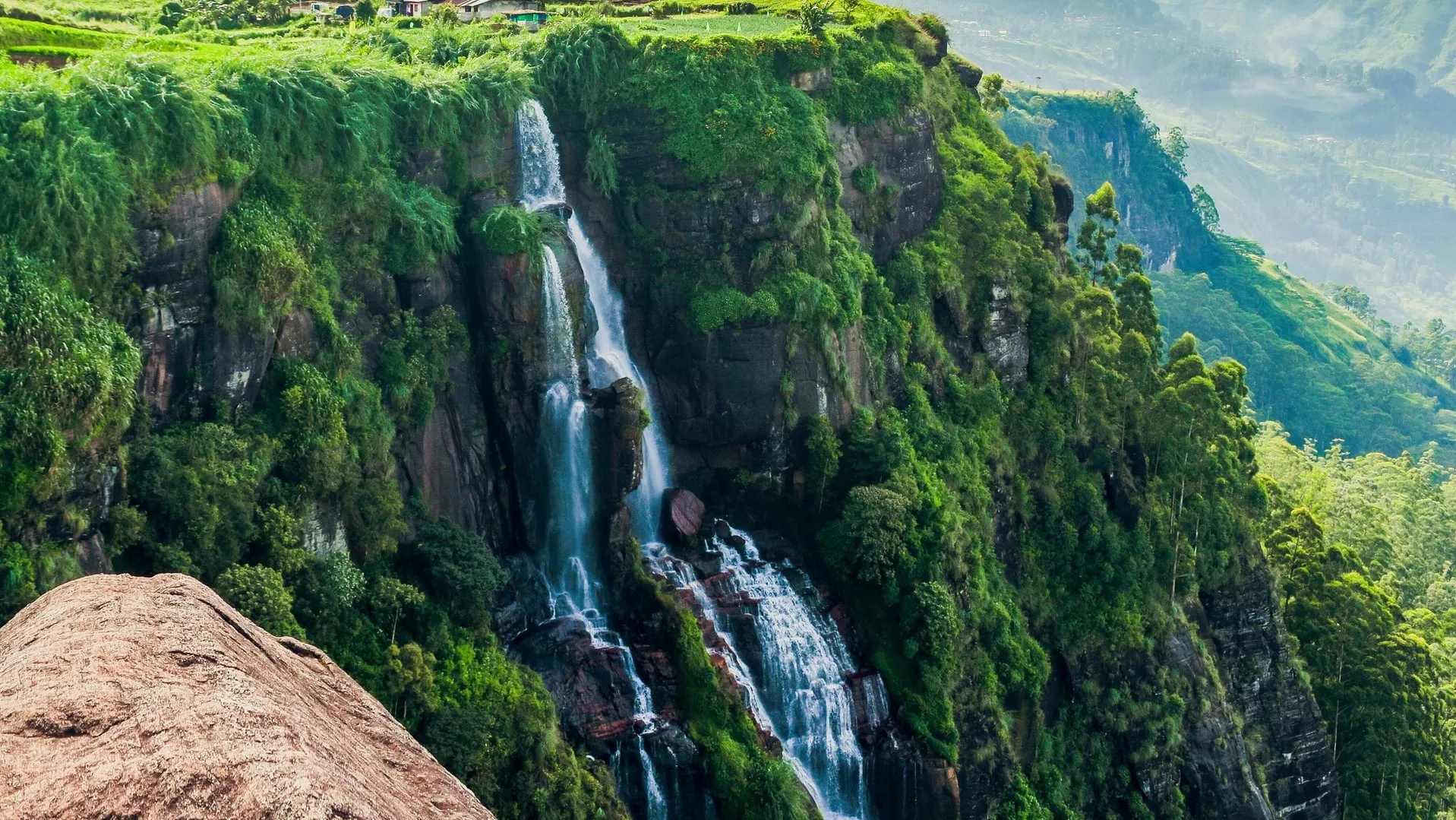 Kalugala Gerandi Ella Waterfall