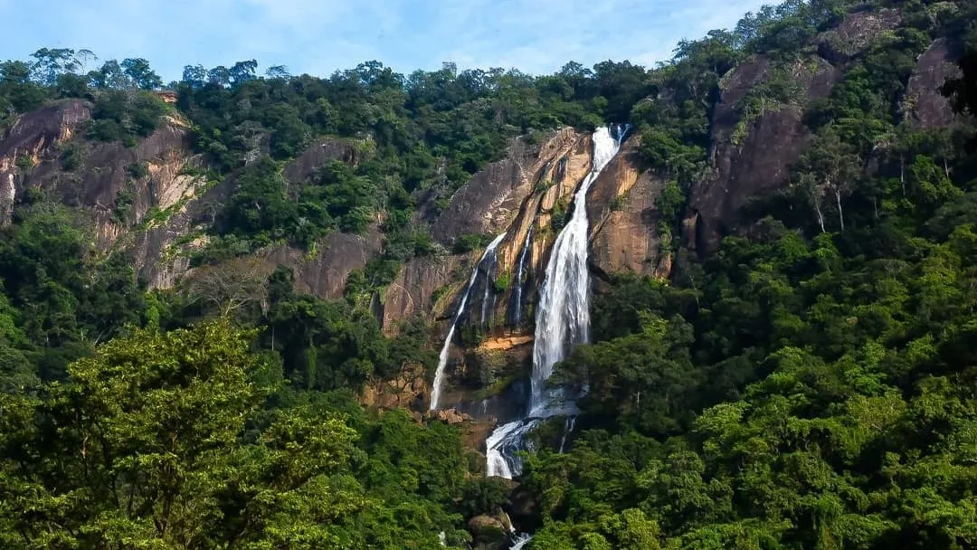 Diyavini Ella Falls